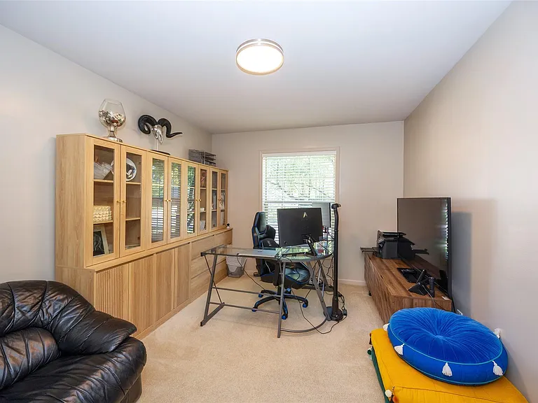 3481 Castlewood Ct — Photo 17