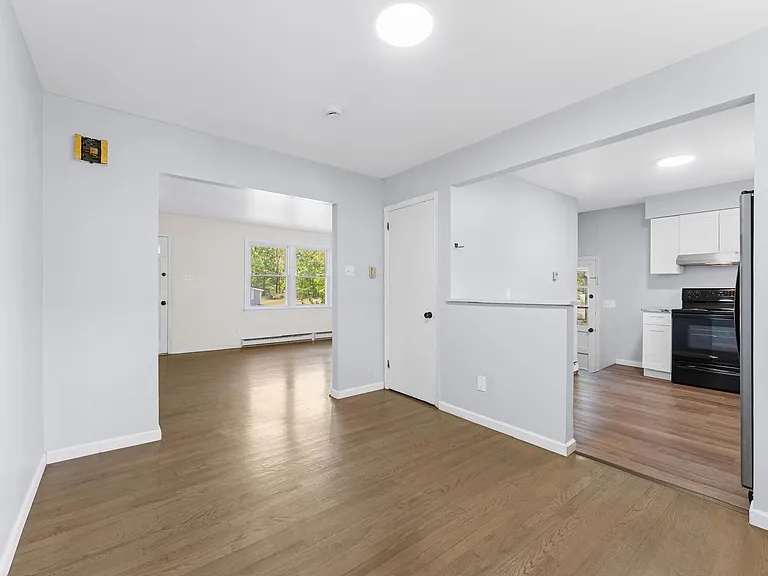 443 Manor Ave — Photo 20