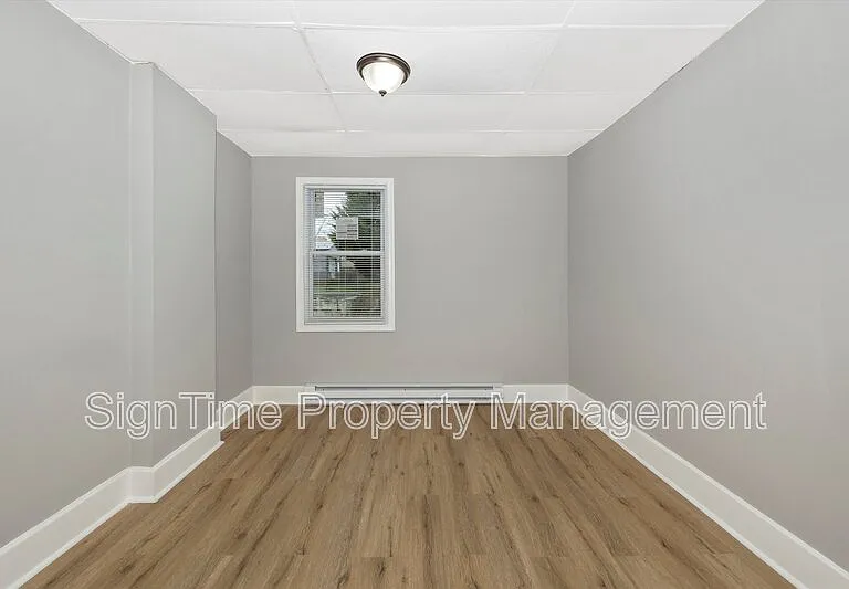 114 N Conococheague St — Photo 23