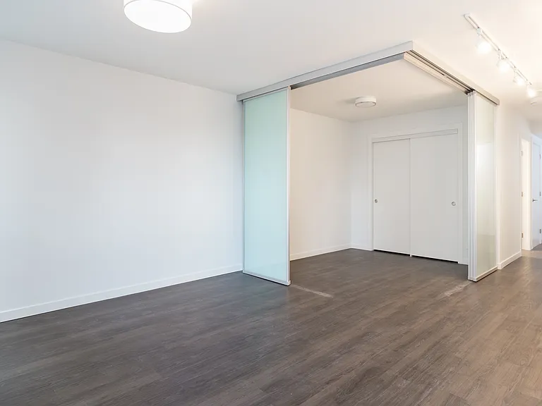183 Georgia St E — Photo 120