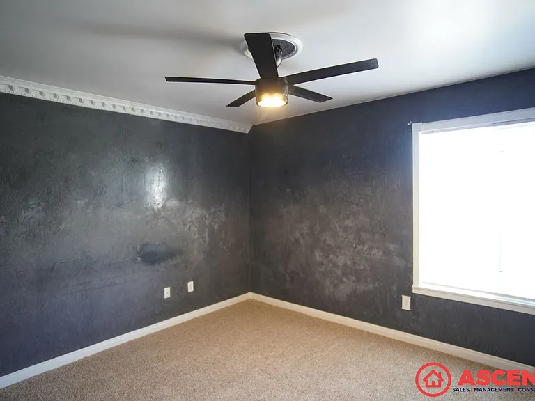 5305 Pine Grove Ct — Photo 13