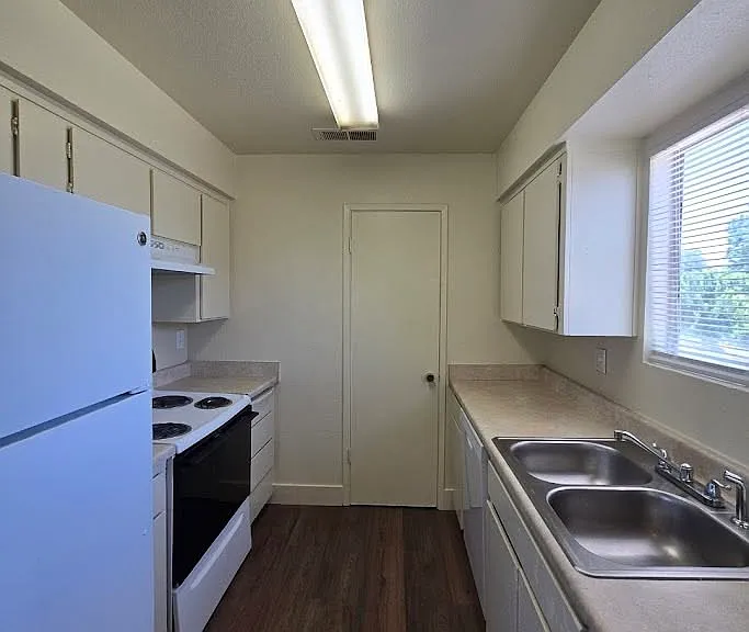 310 N 9th St #201 — Photo 6