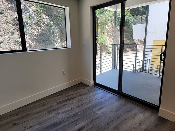 5th image of 862 Moraga Dr #207
