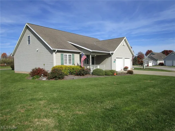 14867 Dunlin Ct, Middlefield, OH 44062