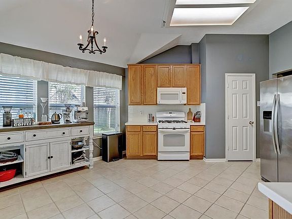 4th image of 3519 Crescent Dr