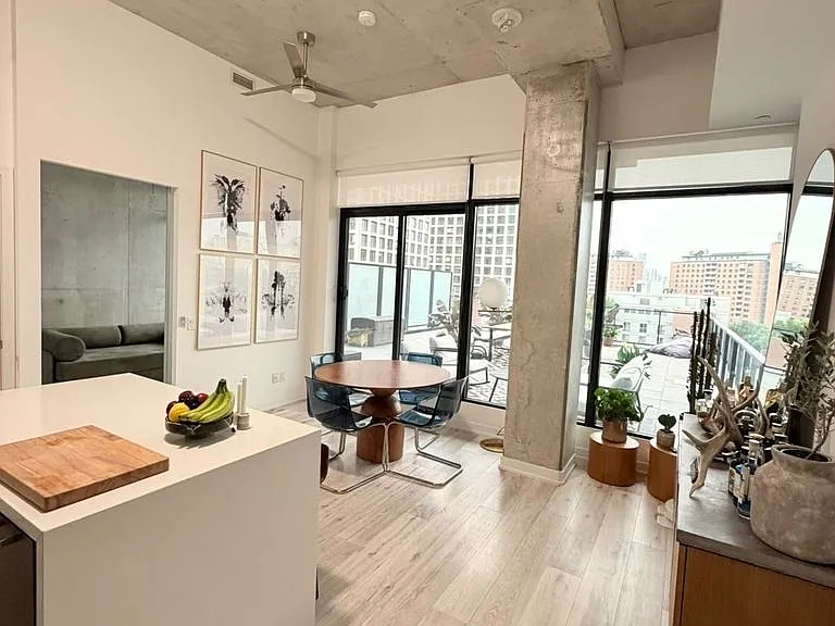 55 Ontario St #906 — Photo 2