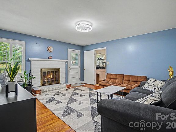 5th image of 6300 Idlebrook Dr