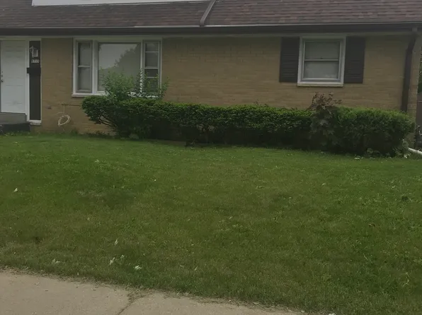 (undisclosed Address), Milwaukee, WI 53225