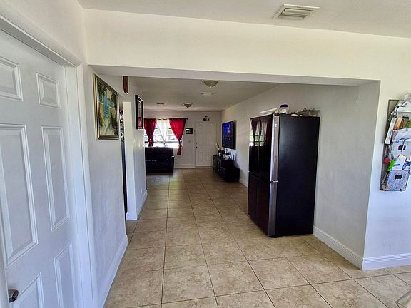 5th image of 3141 SW 22ND Street