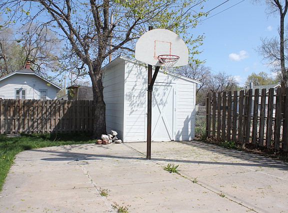 3rd image of 1515 N Huston Ave
