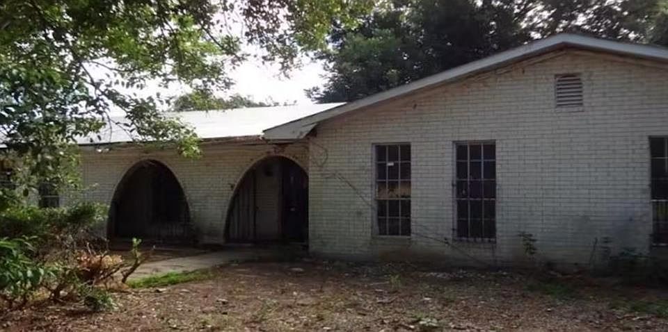 1st image of 508 Cloverleaf Blvd