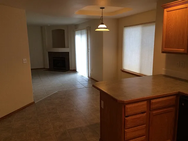4 bed, 2.5 bath, 2306 sqft, $3,215 — Photo 3
