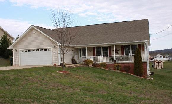 1st image of 161 Manor Ln
