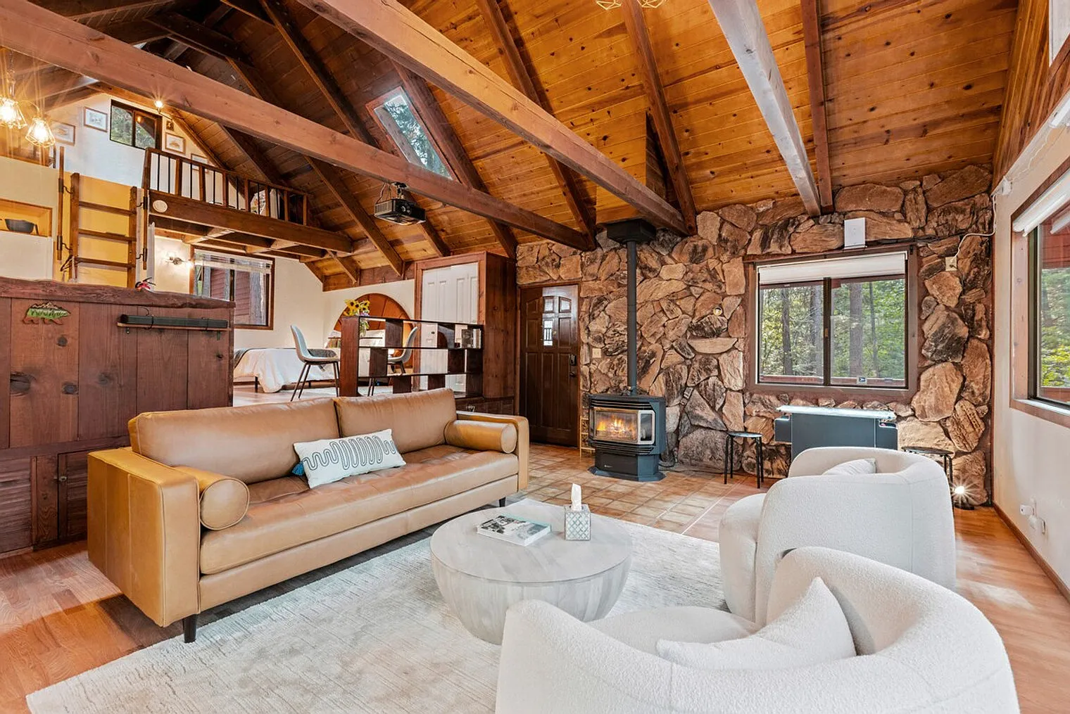 1 bed, 1.0 bath, $8,547 — Photo 3