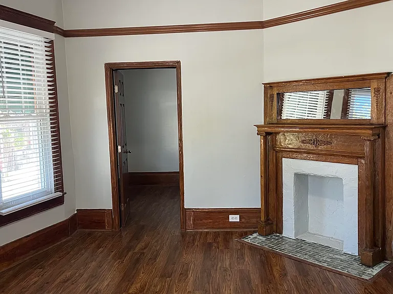 138 E Duval St — Photo 37