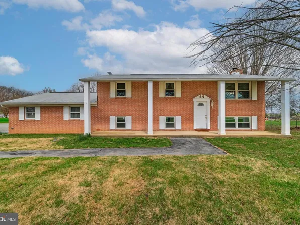 8137 Summit Point Rd, Charles Town, WV 25414