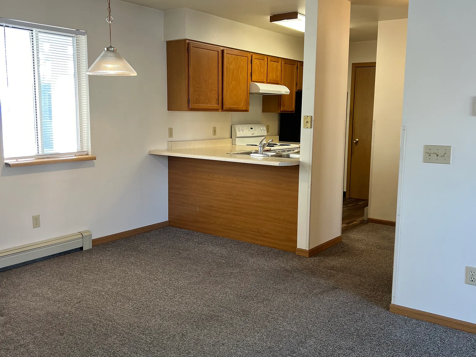 1 bed, 750 sqft, $1,219 — Photo 3