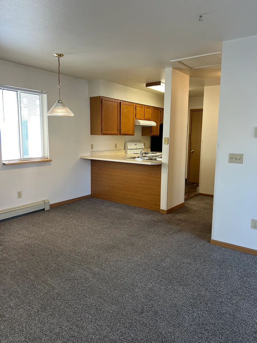 Building Photo - 1526 Lake Elmo Dr #3