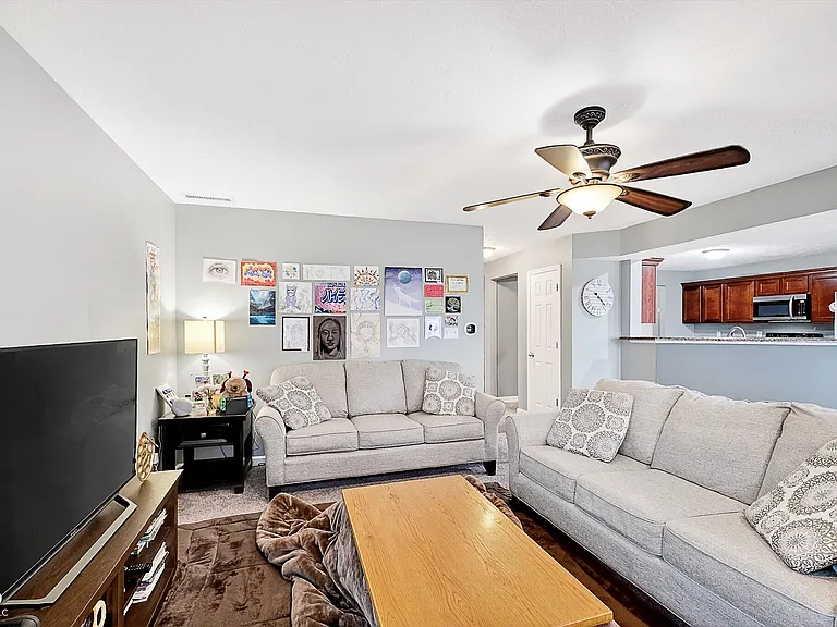 15472 Old Pond Cir — Photo 13