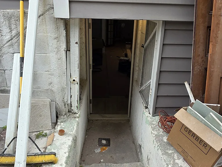 314 Newman Ave #BASEMENT — Photo 1