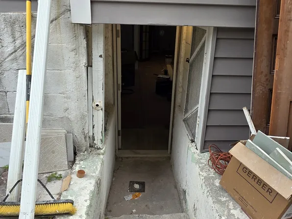 314 Newman Ave #Basement, Bronx, NY 10473
