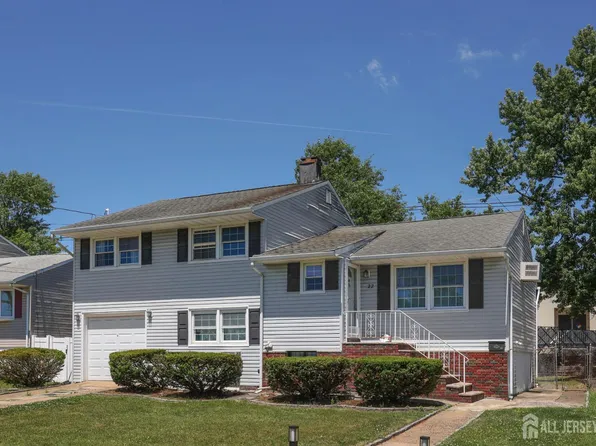 22 Webb Dr, Fords, NJ 08863