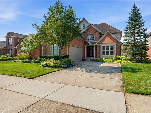 3rd image of 16080 Harvest Spring Ln