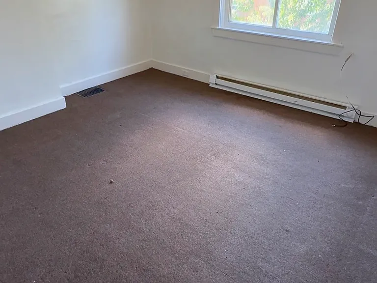 221 Reifert St — Photo 3