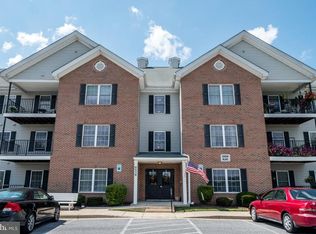 6518 Ridenour Way E APT 1B, Sykesville, MD