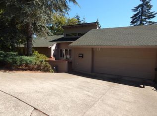 11 Marlboro Ln, Eugene, OR 97405
