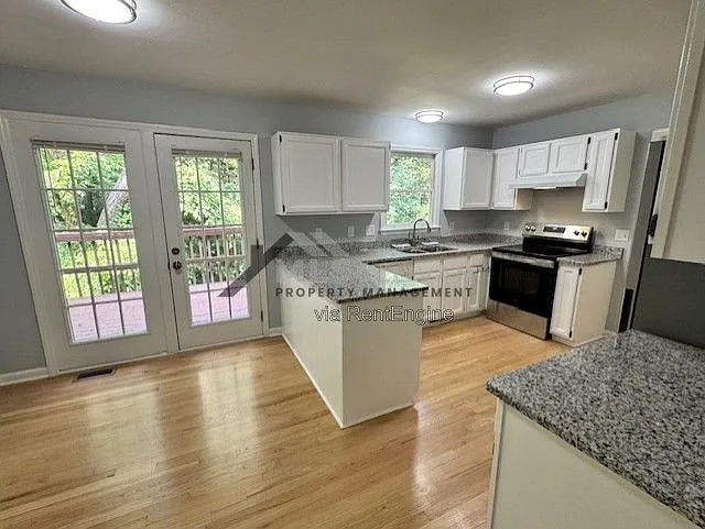 302 Rushingwater Dr — Photo 7