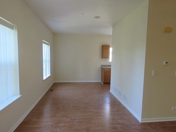 5th image of 289 Monarch Dr #D