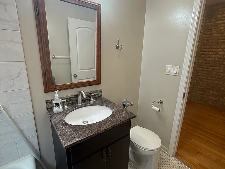 6150 N Winthrop — Photo 11