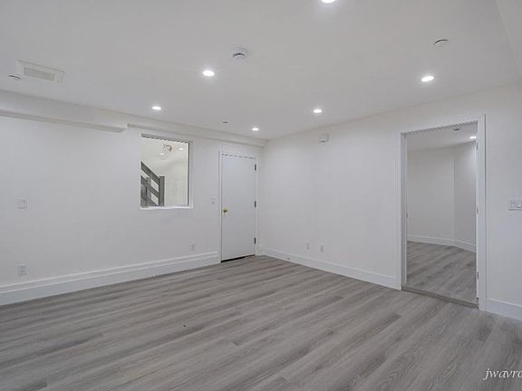 4th image of 136A 17th Ave