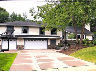 6624 W Shore Dr, Edina, MN 55435