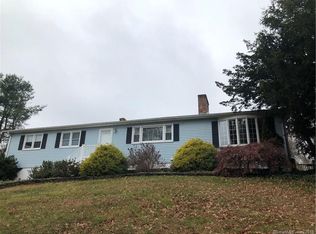 19 Apple Tree Ln, Wallingford, CT 06492
