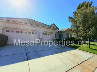 10815 Aster Ln, Apple Valley, CA 92308