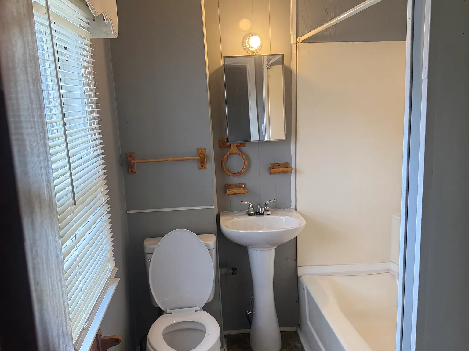 2 bed, 864 sqft, $900 — Photo 3