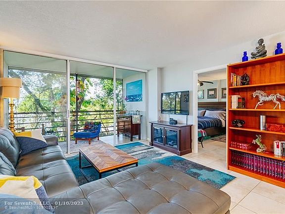 3rd image of 119 Royal Park Dr APT 4B