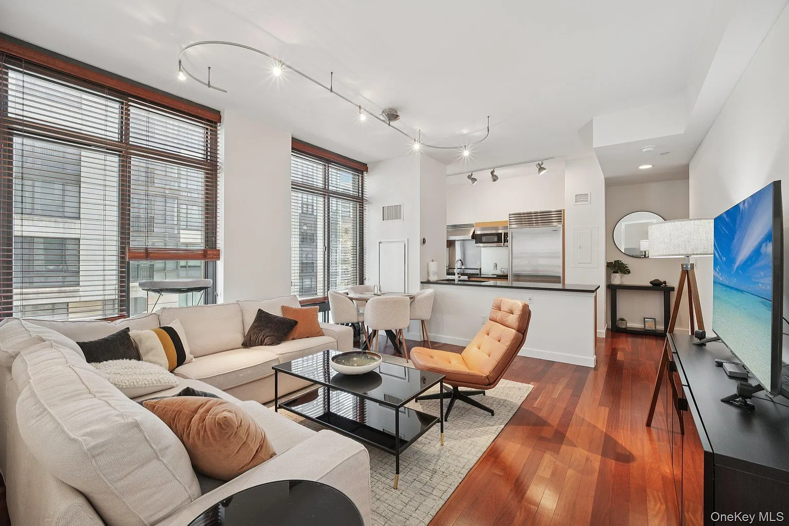 25 City Place #4B photo 1