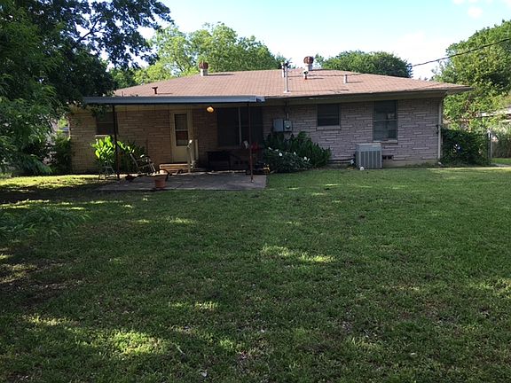 2nd image of 817 Woodleigh Dr