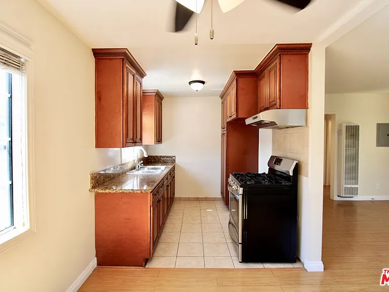1319 E California Ave #B — Photo 5