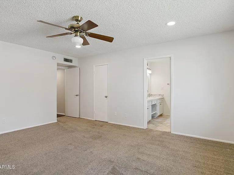 3526 E Sahuaro Dr — Photo 17