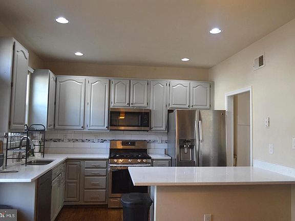 5th image of 14608 Stream Pond Dr