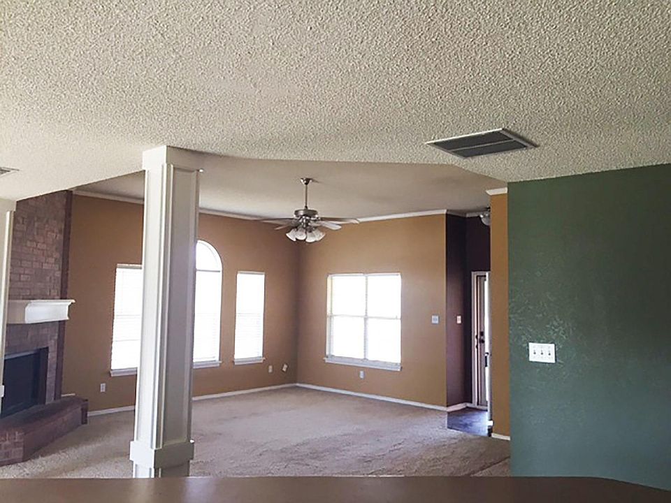 2nd image of 207 Huron Ave