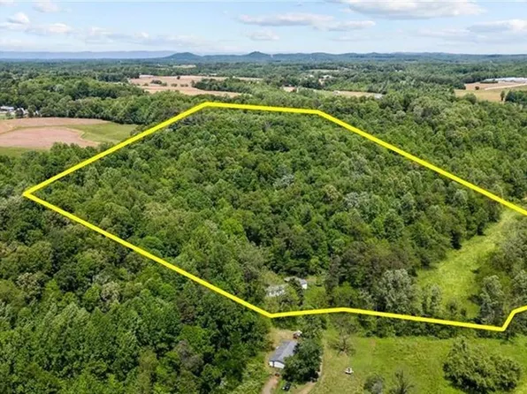 209 Serenity Way, Dobson, NC 27017