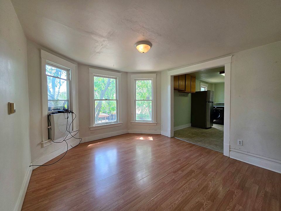 1st image of 616 W 11th St #3
