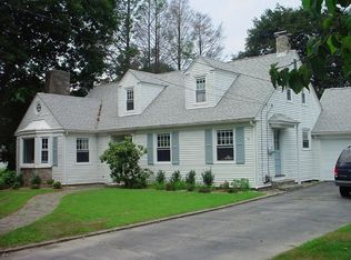 33 Pine St, Norwich, CT 06360