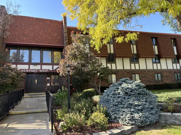 5253 North Lovers Lane ROAD #124, Milwaukee, WI 53225