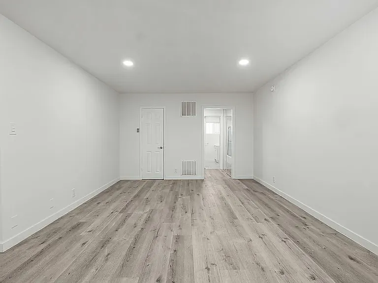 2 bed, 900 sqft, $2,450 — Photo 4